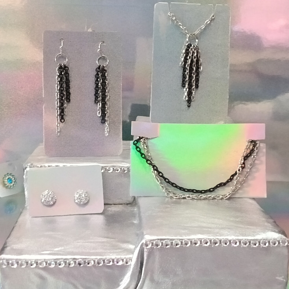 Chic Black and Silver Necklace Set